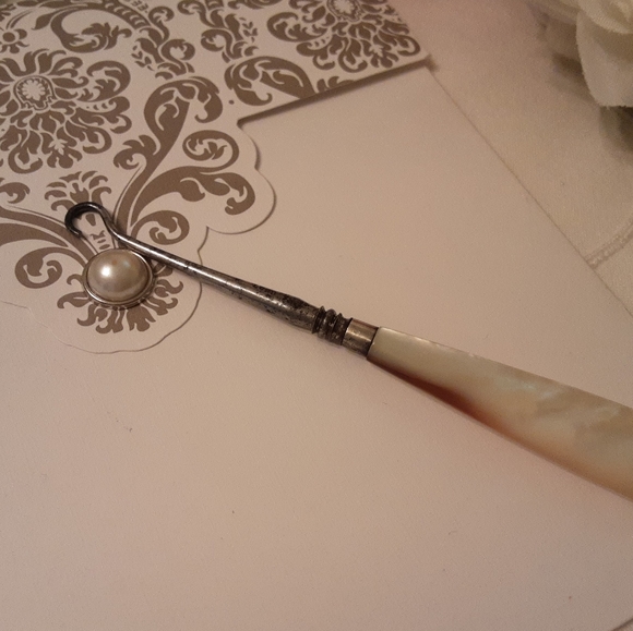 LUND, ANTIQUE 1900'S MOTHER OF PEARL VICTORIAN BUTTONHOOK - Picture 12 of 13